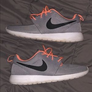 COPY - Nike roshe run gray and orange